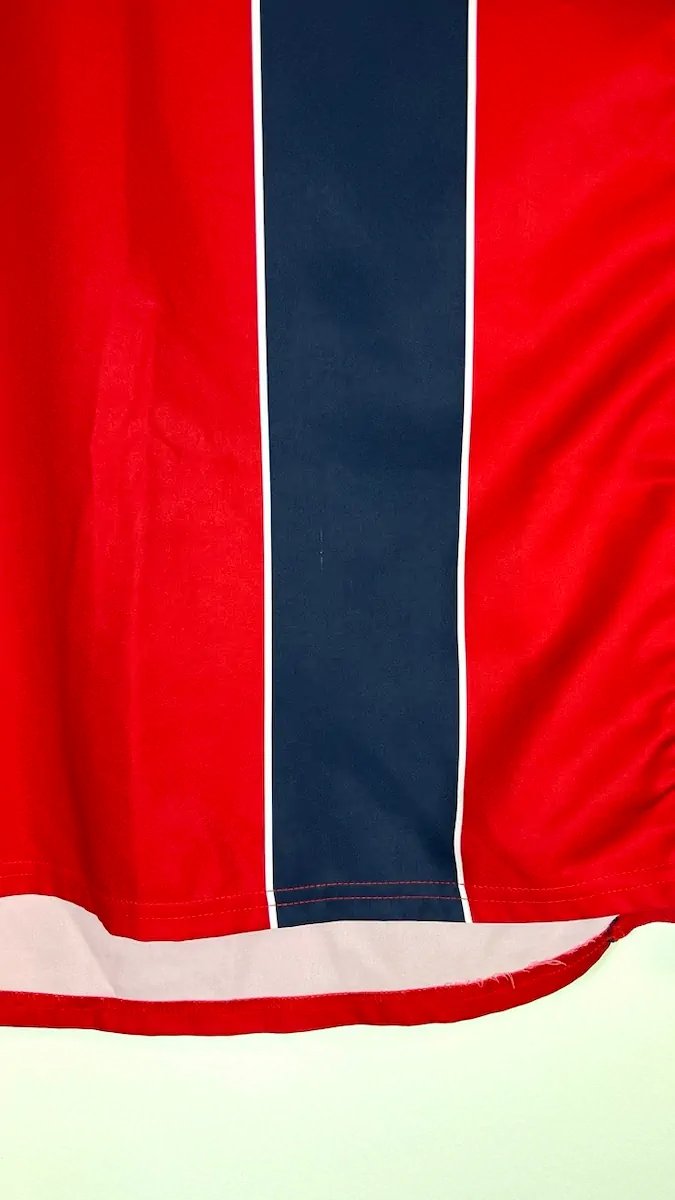 Camisa PSG Away 2004/05 - Retrô Nike Masculino - Vermelho e azul