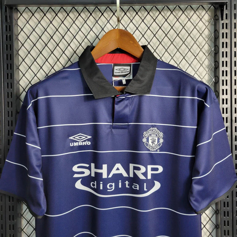 Camisa Manchester Away Third 1999/00 - Retrô Umbro Masculino - Preto