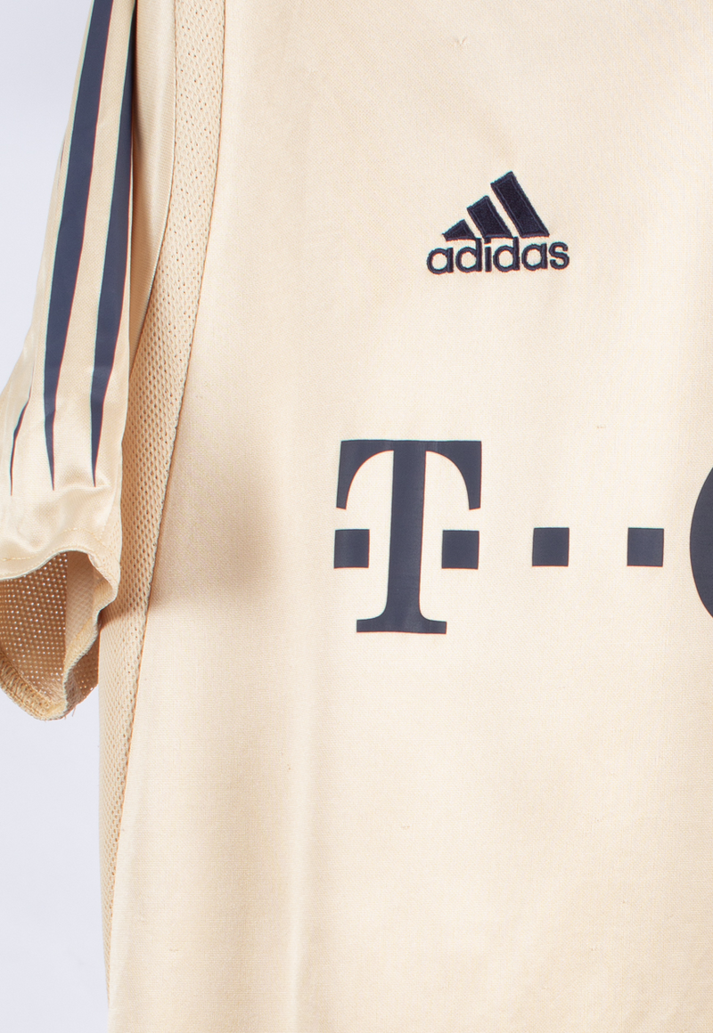 Camisa Bayern de Munique Away 2004/05 - Retrô Adidas Masculino - Bege