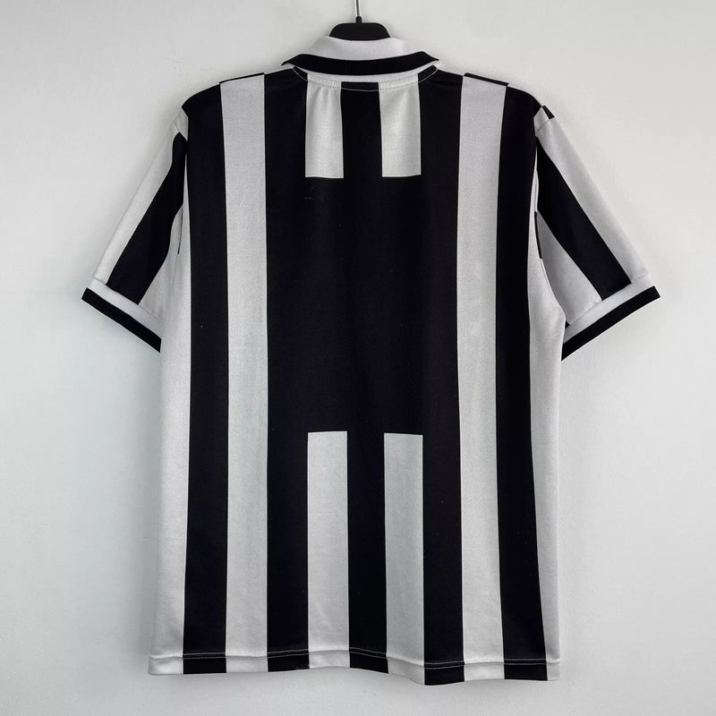 Camisa Juventus Home 1995/96 - Retrô Kappa Masculino - Preto e Branco